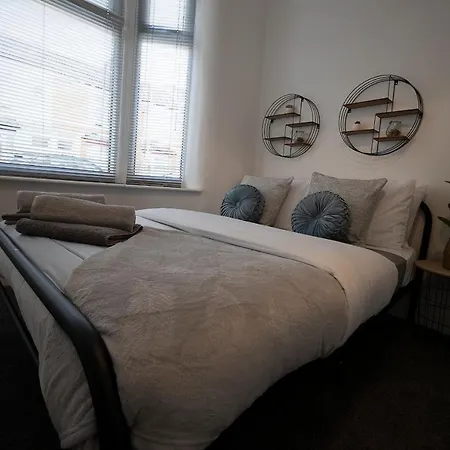 Abingdon House 4 Bedrooms Workstays Uk * Middlesbrough