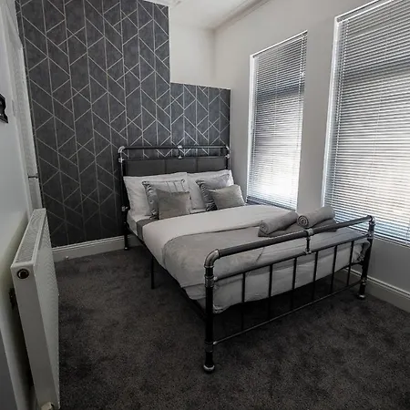 Abingdon House 4 Bedrooms Workstays Uk * Middlesbrough